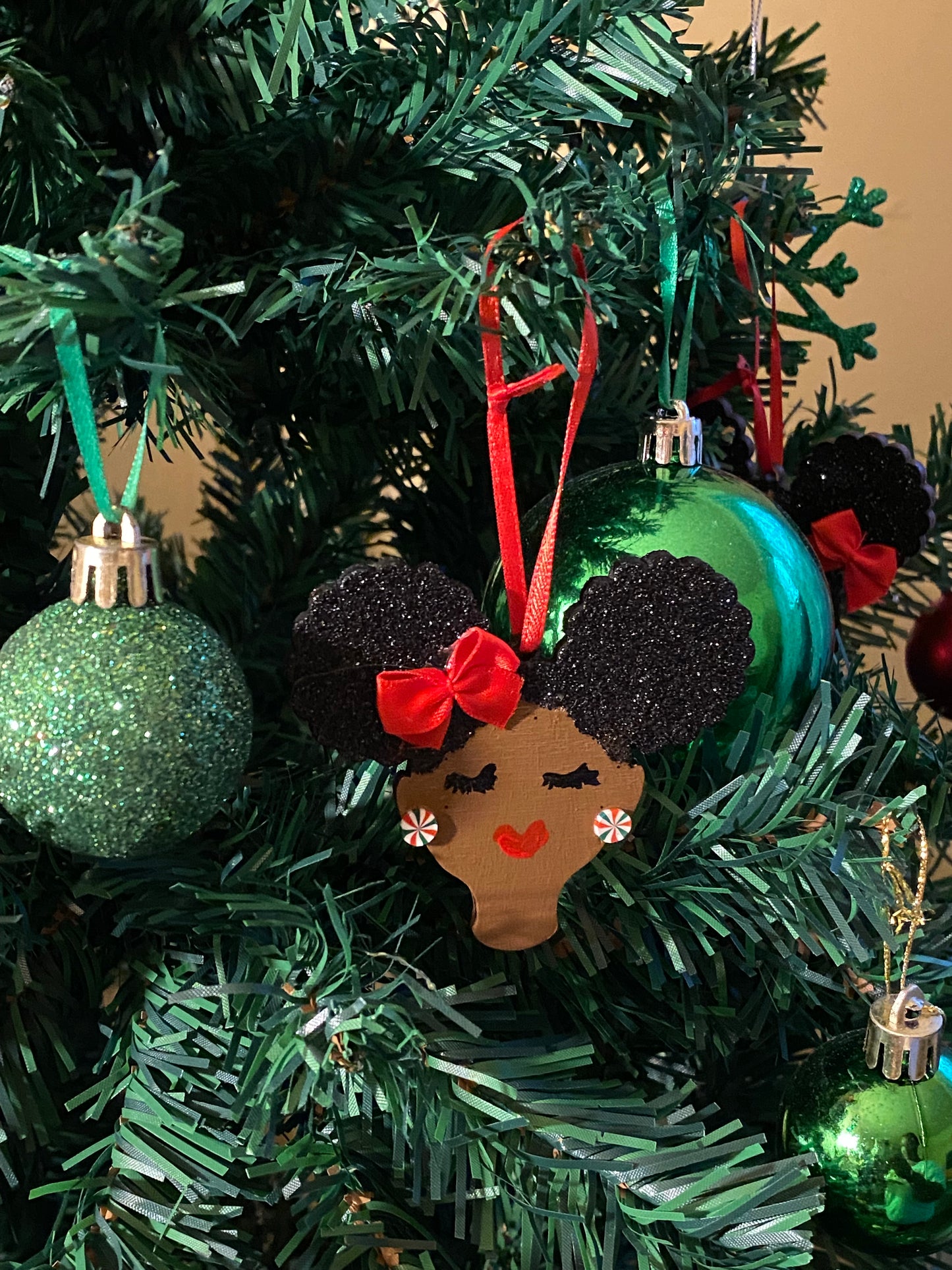 Rockin’ Around Her Afro Puffs 🎵